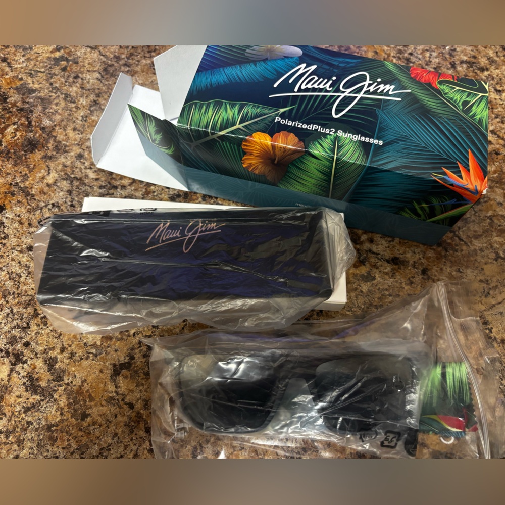 Maui Jim NEW with BOX sunglasses - Picture 3 of 4